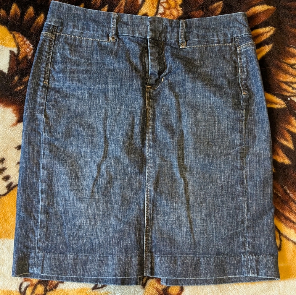 GAp Size 6 Classic Blue Denim Skirt